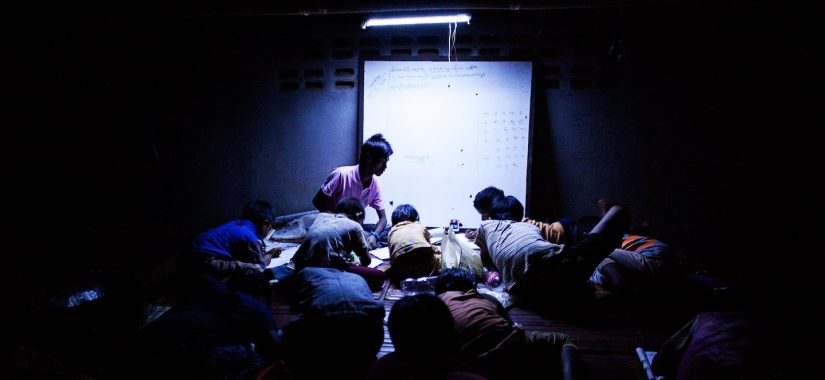 cabecera-escuelas-nocturnas-Colabora Birmania ONG Tailandia Myanmar