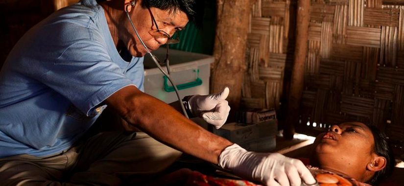 dr-thin-zaw-equipo-medico-Colabora Birmania ONG Tailandia Myanmar