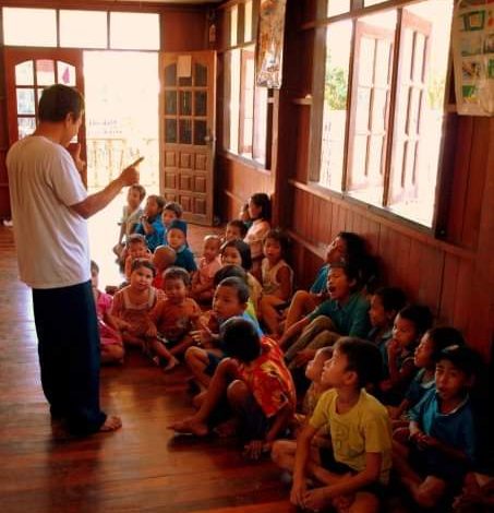 Nacimiento Chicken School