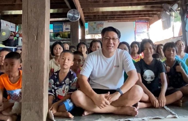 Papá Thant Zin: Un Padre para Más de 100 Niños